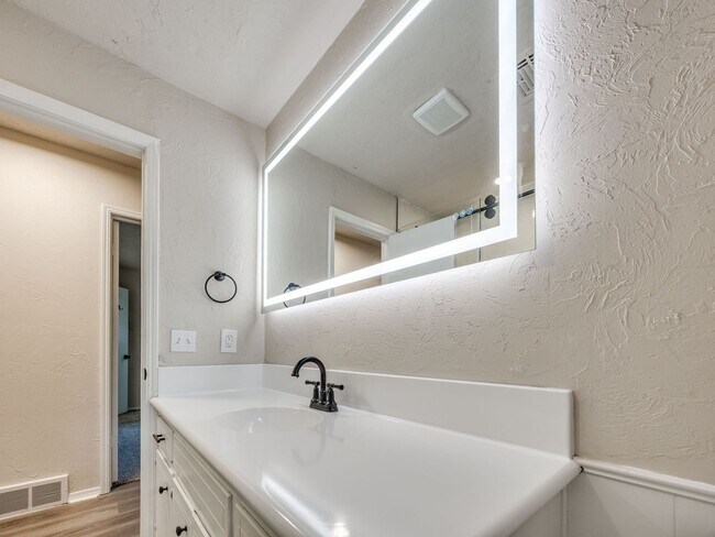 Building Photo - Newly Remodeled 3 Bed Home Near Lake Hefner | Screened Porch + 2 Living Areas