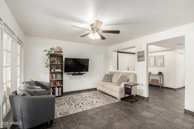 Building Photo - 18811 N 19th Ave