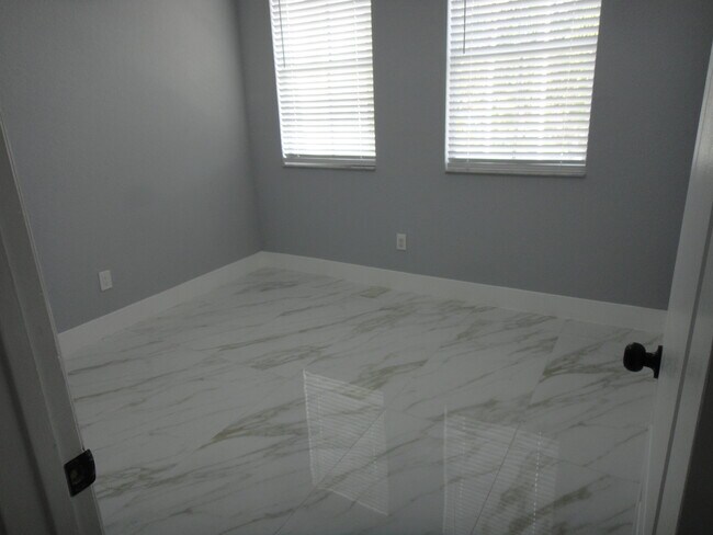 Building Photo - 2310 Shoma Ln