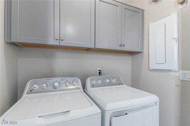 Building Photo - 10016 Silver Comet Ct