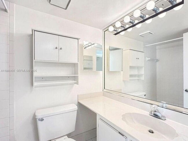 Building Photo - 6090 N Sabal Palm Blvd