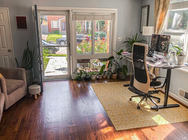 Building Photo - Gorgeous 3 Bed 1.5 Bath Brick Home with Large Yard In Beautiful Taylor Run