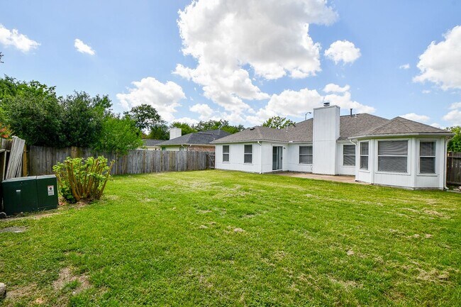 Building Photo - 19723 Ridge Falls Ct
