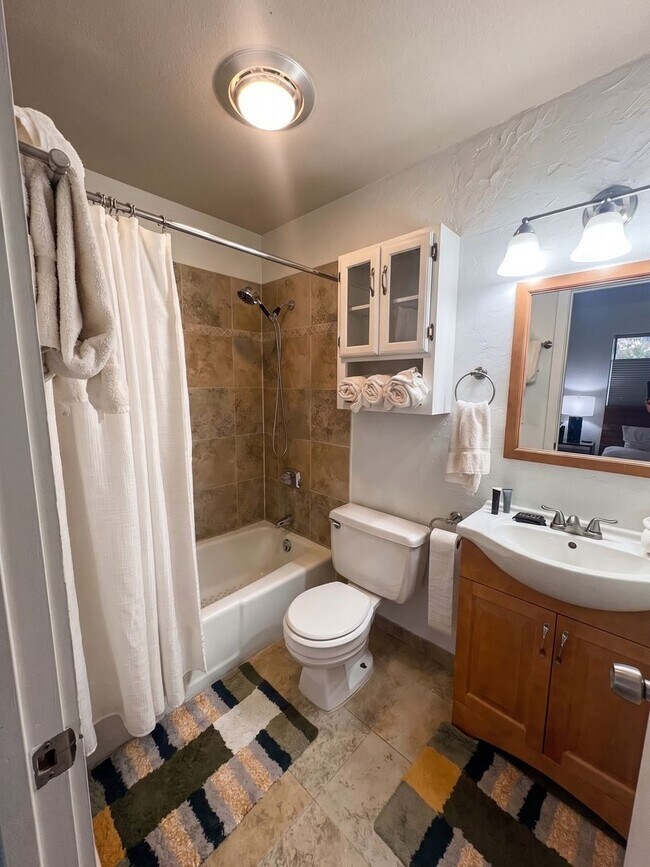 Building Photo - 111 Corinthian Cir