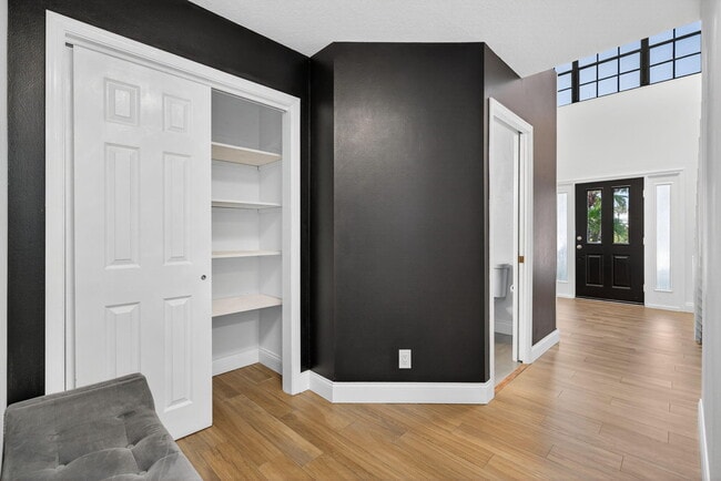 Building Photo - 2606 Monaco Terrace