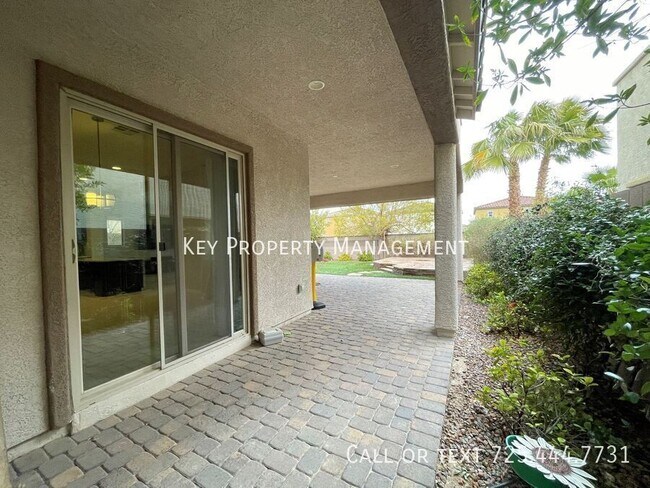 Building Photo - SPACIOUS AND UPGRADED 4 BEDROOM HOME NEAR ...