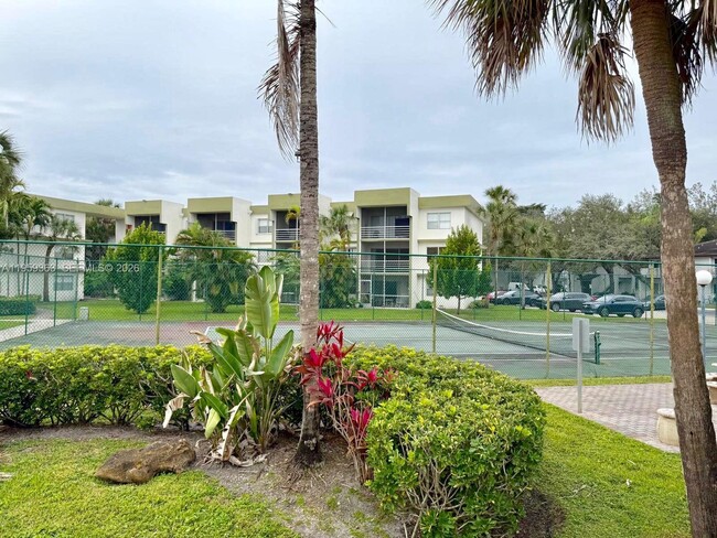 Building Photo - 4205 N University Dr