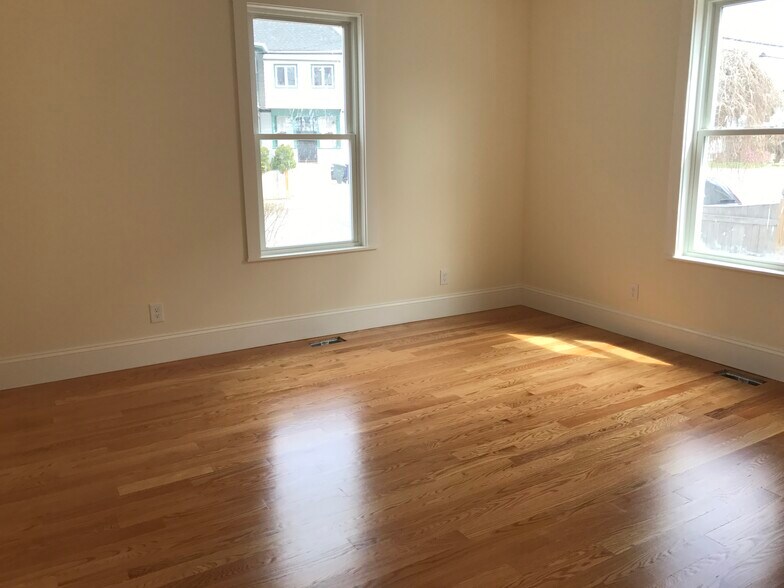 Bedroom 3 - 134 Parsons St