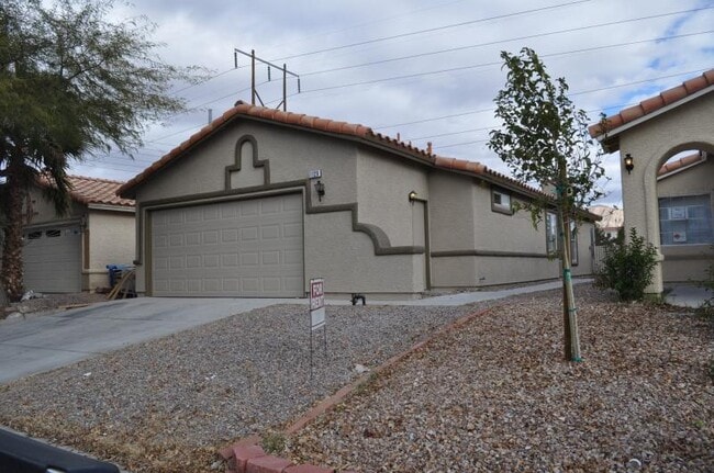 Building Photo - 1128 Pleasant Brook St