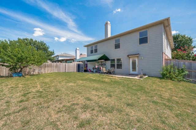 Building Photo - 2301 Chestnut Dr