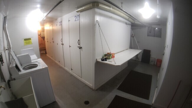 Building Photo - 1130 Dunlop Ave