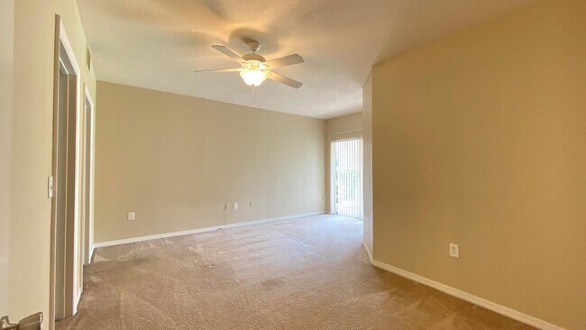 Building Photo - 118 SW Peacock Blvd