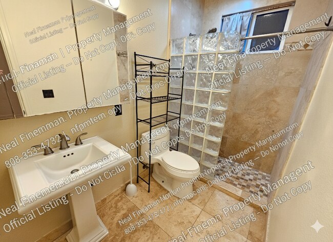 Building Photo - Studio 1 Bath, No parking. Tenant pay all ...