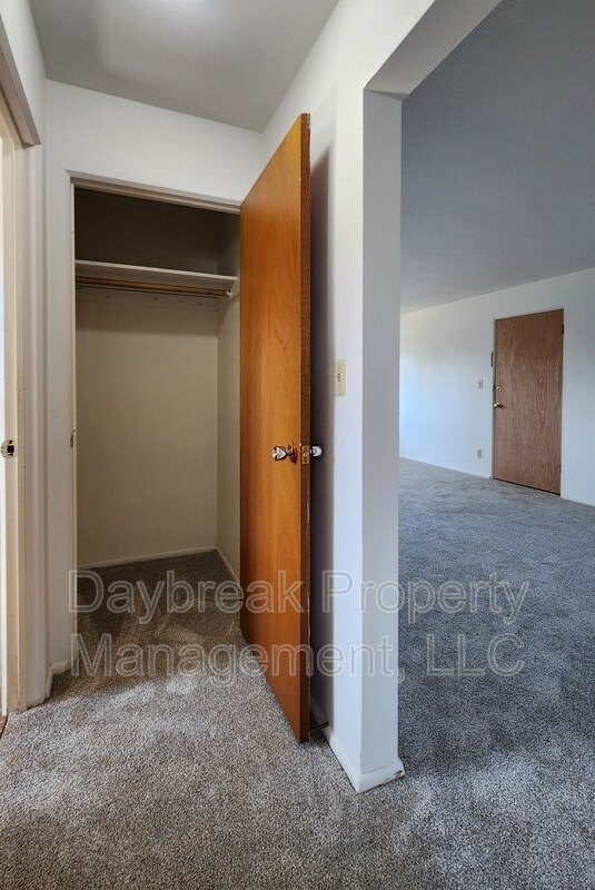 Building Photo - 2913 8th St N