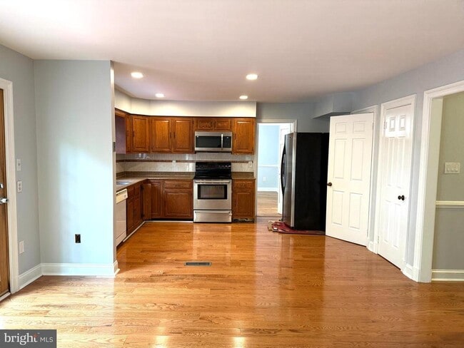 Building Photo - 7811 Wendy Ridge Ln