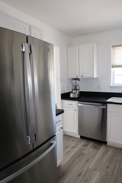 Fridge - 16468 Radison Dr