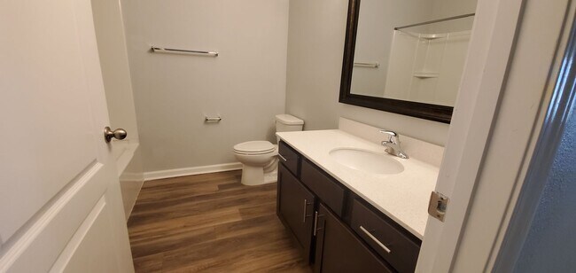 Building Photo - 2 bedroom 2 bathroom condo for rent