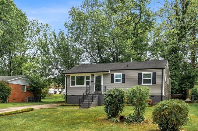 Building Photo - Home off Freeman Mill, Living Room Plus De...
