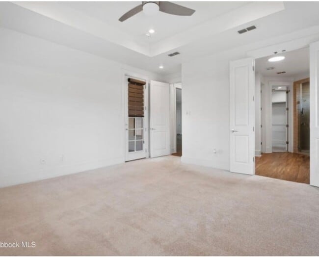 Building Photo - 623 N 9th St