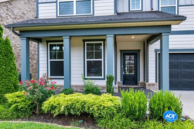 Building Photo - Beautiful 4 Bedroom, 3 Bath Home + Bonus - Available in Smyrna!