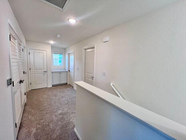 Building Photo - $2,350 Shepherd & Sunnyside, New 3 bed House - Clovis / Solar Panels