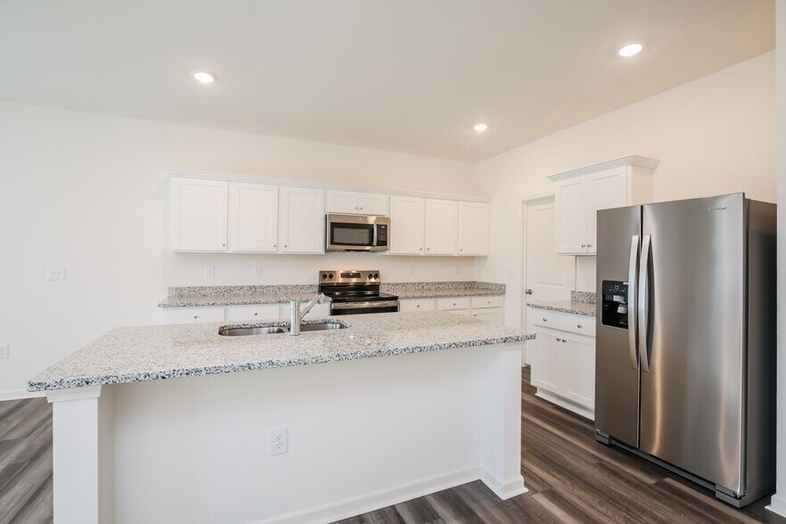 Building Photo - 292 Babbling Brk Dr