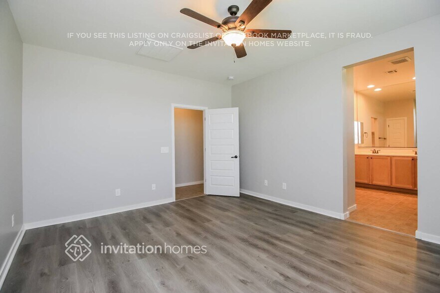 Building Photo - 35997 N Urika Dr