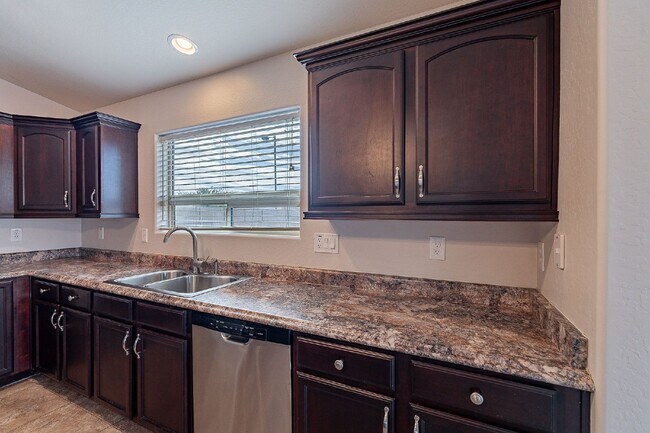 Building Photo - 5054 S 235th Dr