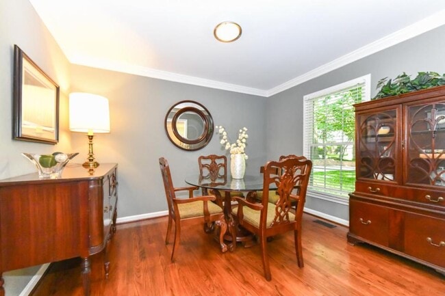 Building Photo - 4801 Sweetbriar Rd