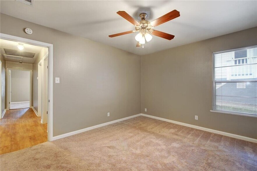 Building Photo - 507 Bellevue Pl