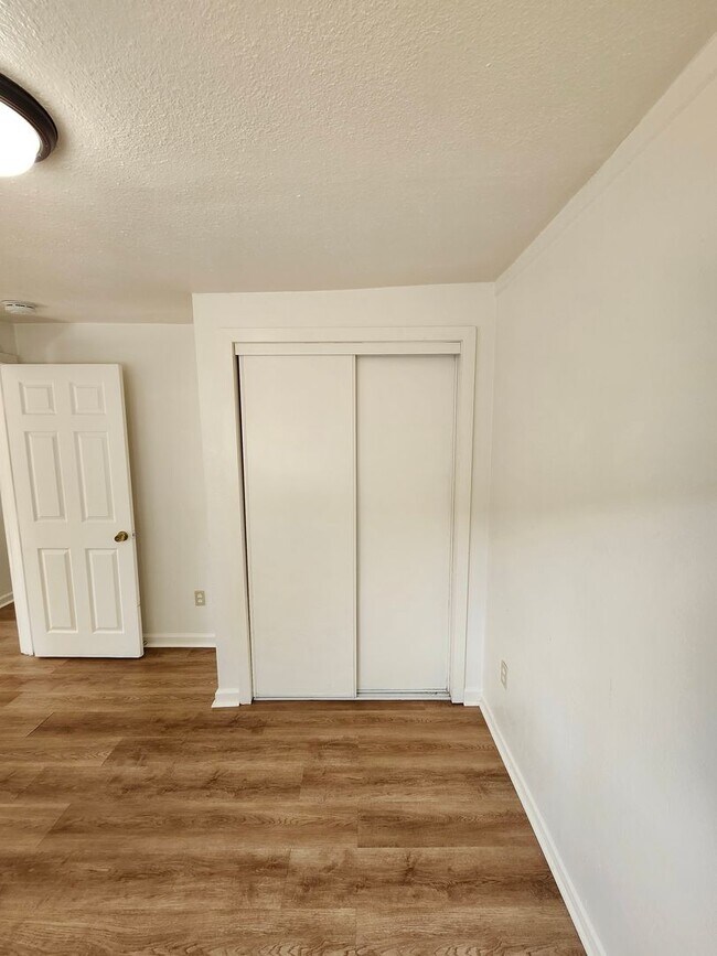 Building Photo - 1977 N F St