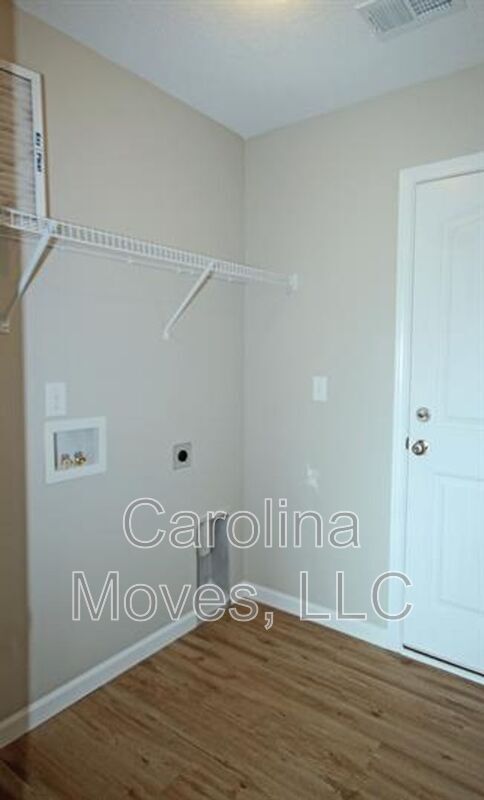 Building Photo - 105 Lockeland Park Dr