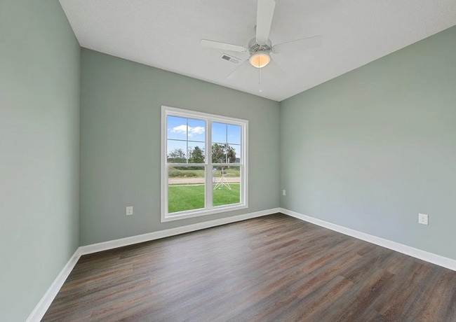 Building Photo - 2583 Cedrus Ave