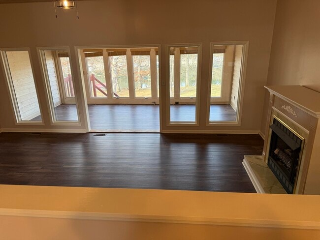 Building Photo - 304 Persimmon Way