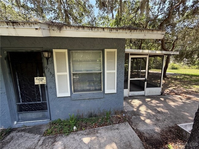 Building Photo - 923 S Brisson Terrace