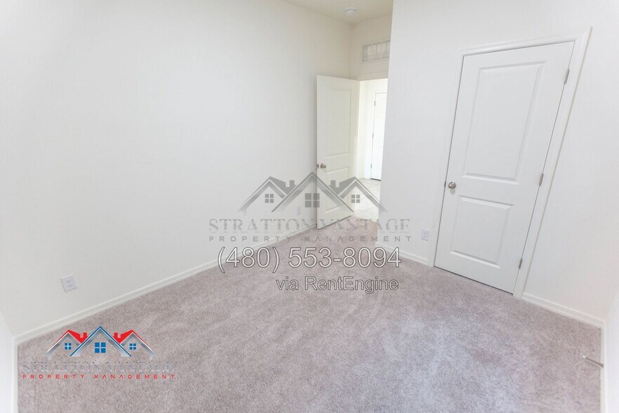 Building Photo - 13241 E Sunflower Ln