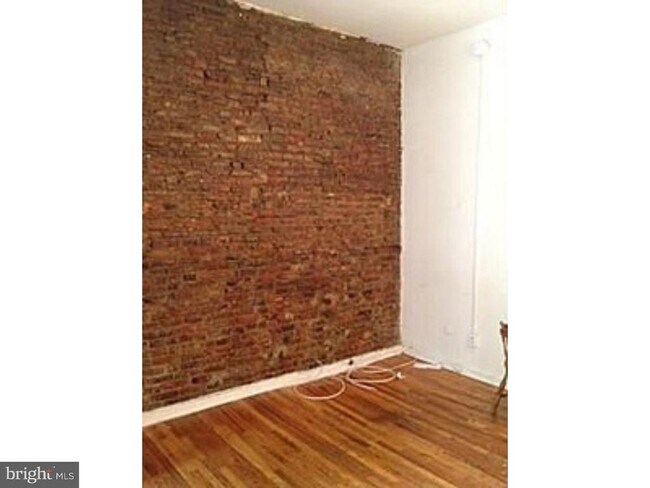 Building Photo - 409-15 S 11th St