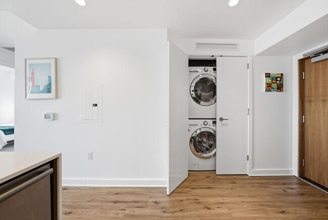 Building Photo - 399 Fremont St