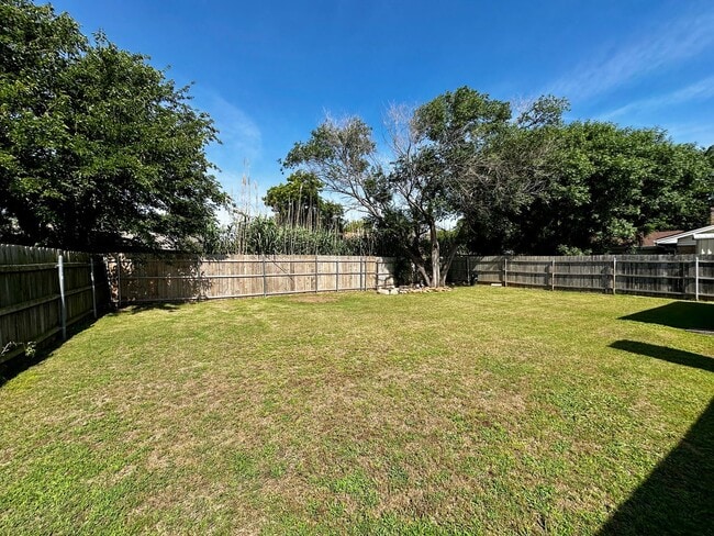 Building Photo - Remodeled