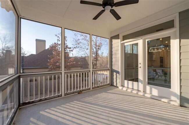 Building Photo - 15 Parkside View