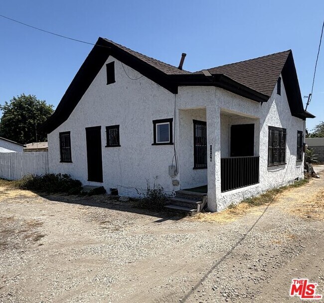 Building Photo - 1236 S Wilmington Ave
