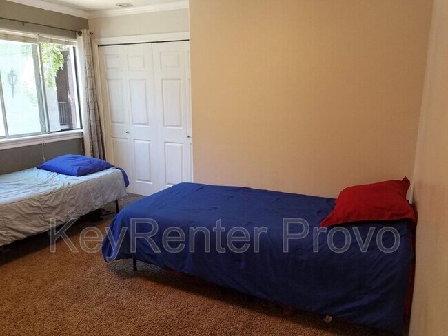 Building Photo - 1686 Hickory Ln