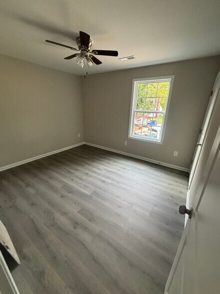 Building Photo - 308 Short Ave