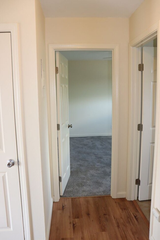 Building Photo - Unit 3