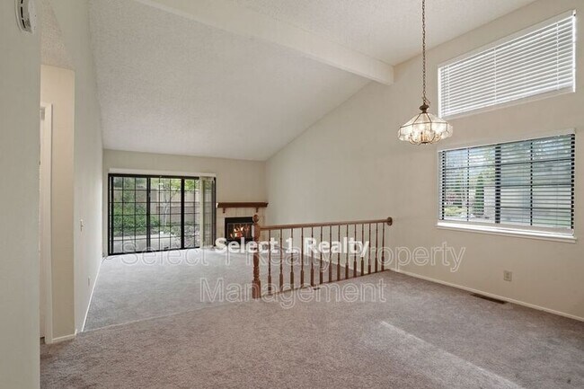 Building Photo - 546 La Corso Dr