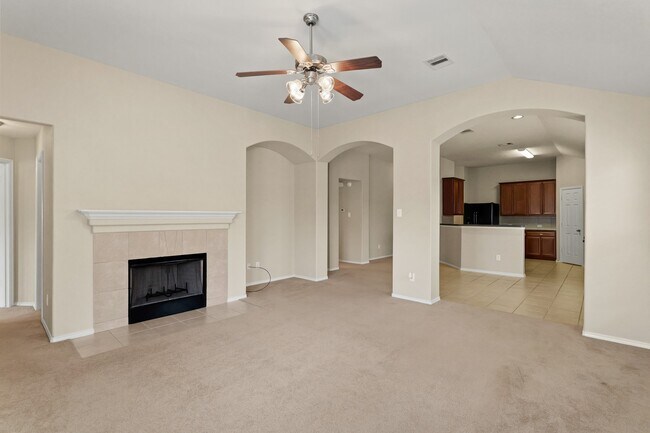 Building Photo - 2818 Lockeridge Oaks Dr