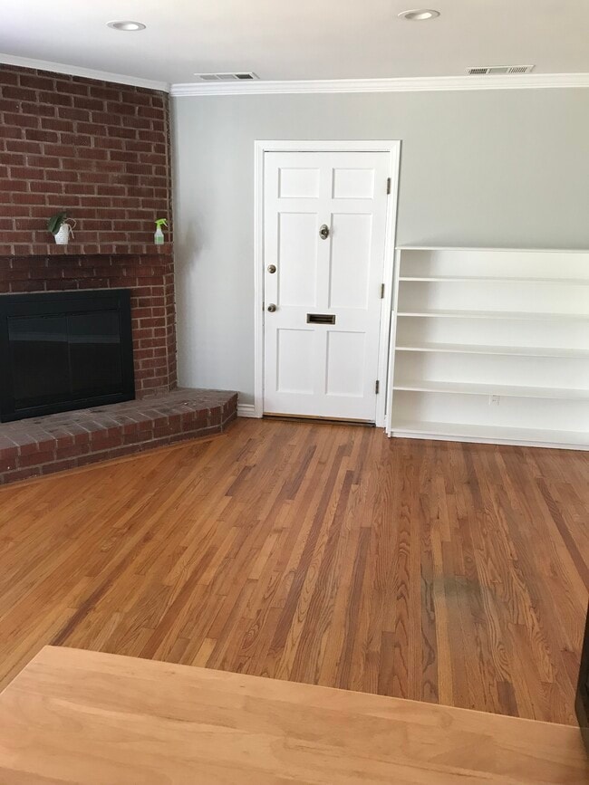 Building Photo - 1304 S Irena Ave