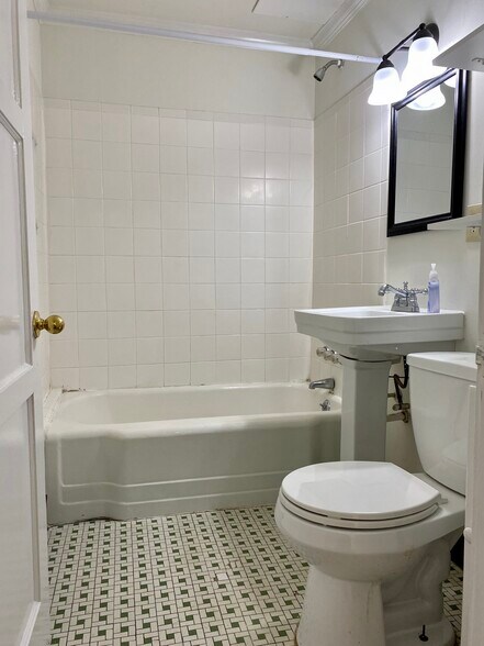 Building Photo - 2627 Rittiner Dr