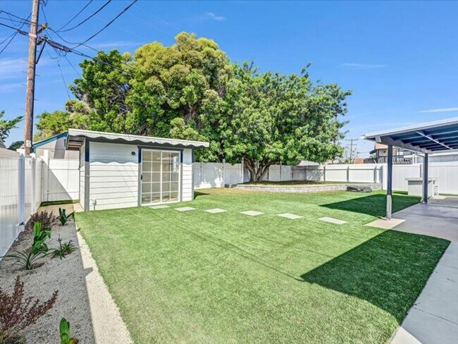 Building Photo - Beautiful 3 BD, 1.5 BA Remodeled Home in North Clairemont!