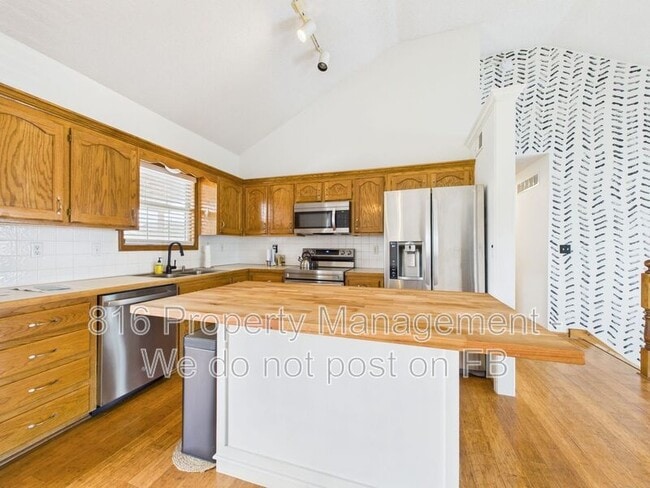 Building Photo - 1305 Aspen Dr